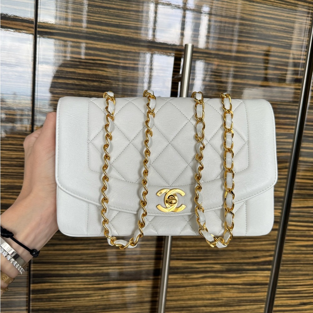 LOT 452‼️SUPER RARE‼️SMALL 22 24K gold plated Chanel Diana bag Excellent